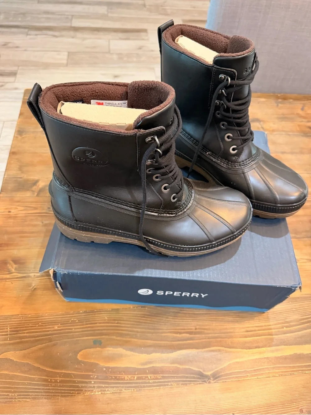 Men’s Sperry Ice Bay Chukka waterproof boots in black, size 10.5.
